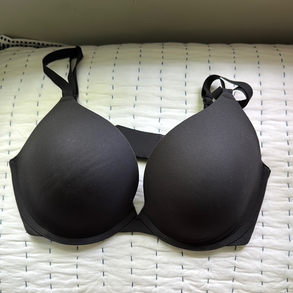 SKIMS Black Seamless T-Shirt Bra